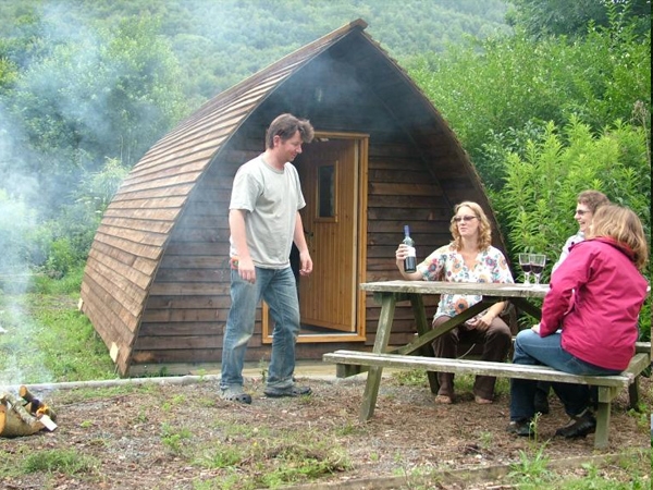 Honeybrook Wigwams - Fun by the campfire