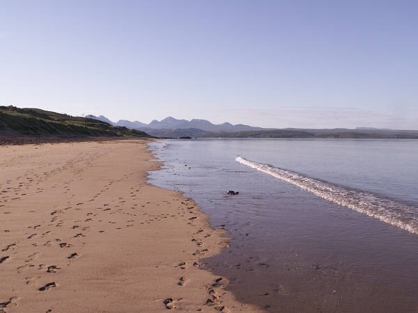 Sands Wigwams - Our award winning beach has spectacular views towards the famous Torridon Mountains