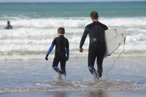 Like father, like son. - Polzeath just 20 minutes away from us.