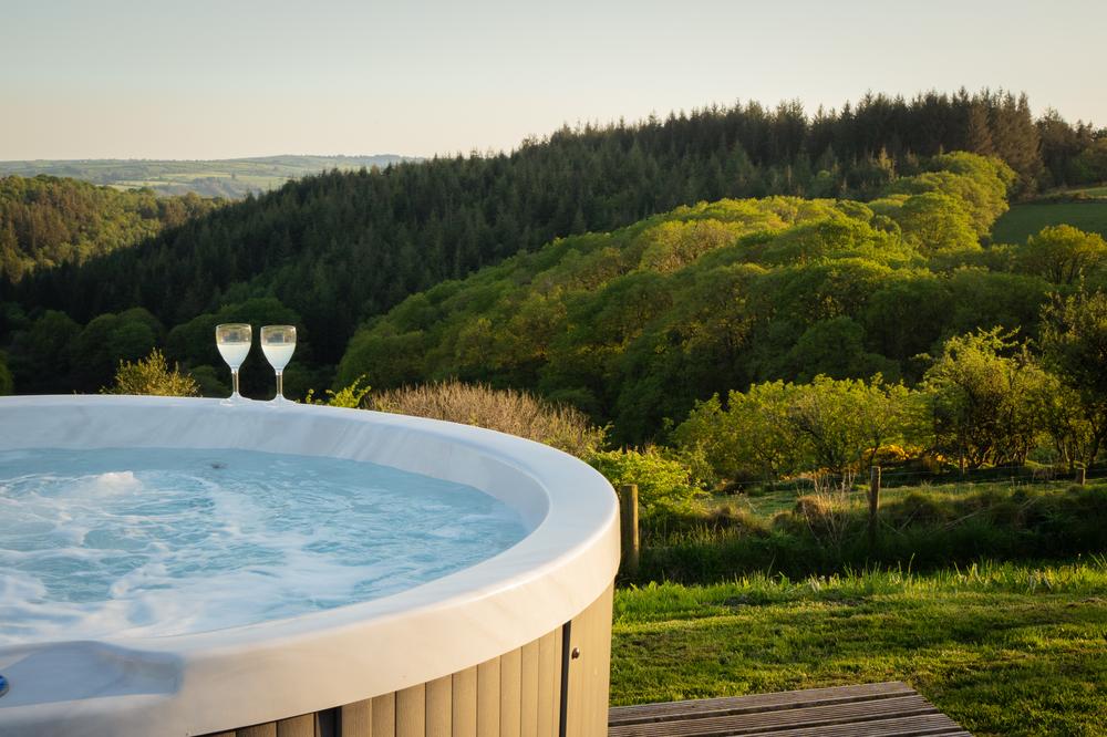 Rivendall Farm - Hot Tub Glamping 