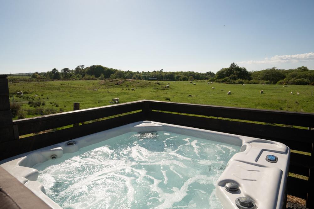 Wigwam Holidays Wigtown - Dumfries & Galloway, Scotland Hot Tub Glamping